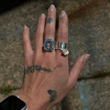 Keyhole ring