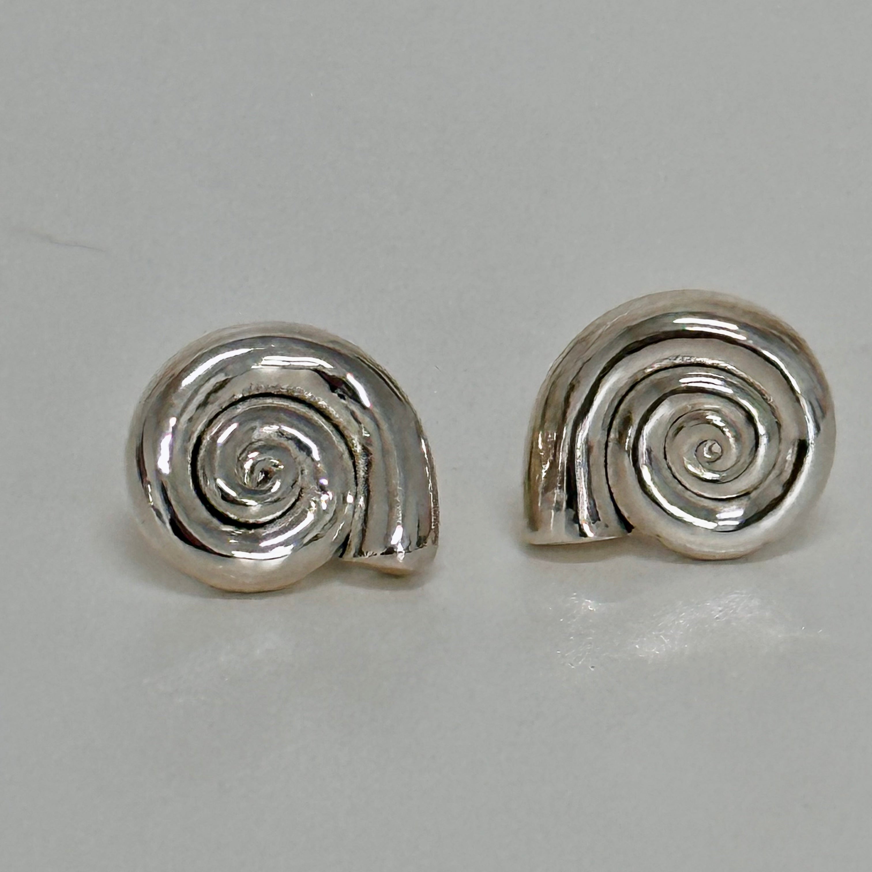 Snail Shell Stud – Floating World