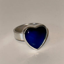 Load image into Gallery viewer, Heart Mood Ring
