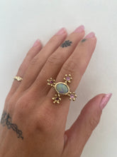 Load image into Gallery viewer, Four Flowers Ring
